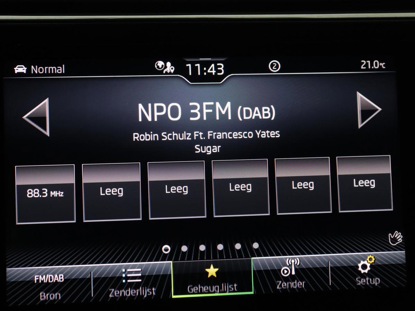 Škoda Superb Combi 1.4 TSI iV Laurin & Klement | SOH 95.8% | Trekhaak | Leder | Virtual Dashboard | Stoelverwarming | Memory | Virtual Dashboard | Park assist | Cruise control | Navigatie | Carplay |