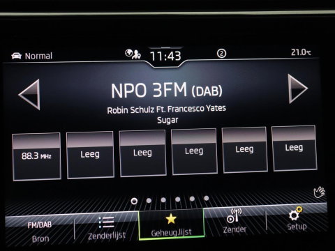 Škoda Superb Combi 1.4 TSI iV Laurin & Klement | SOH 95.8% | Trekhaak | Leder | Virtual Dashboard | Stoelverwarming | Memory | Virtual Dashboard | Park assist | Cruise control | Navigatie | Carplay |