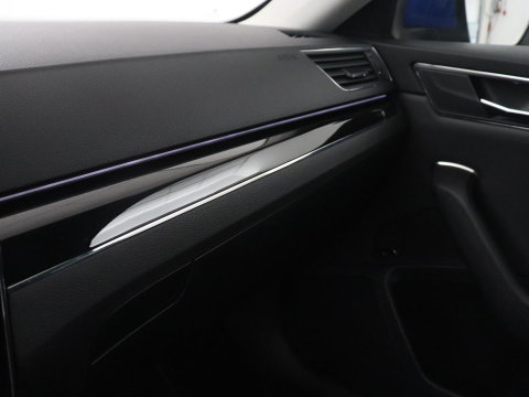 Škoda Superb Combi 1.4 TSI iV Laurin & Klement | SOH 95.8% | Trekhaak | Leder | Virtual Dashboard | Stoelverwarming | Memory | Virtual Dashboard | Park assist | Cruise control | Navigatie | Carplay |