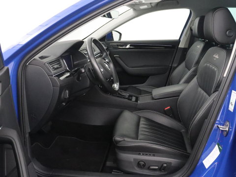 Škoda Superb Combi 1.4 TSI iV Laurin & Klement | SOH 95.8% | Trekhaak | Leder | Virtual Dashboard | Stoelverwarming | Memory | Virtual Dashboard | Park assist | Cruise control | Navigatie | Carplay |
