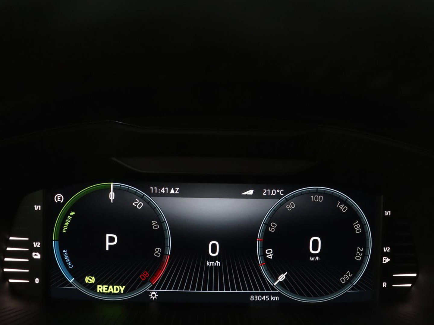 Škoda Superb Combi 1.4 TSI iV Laurin & Klement | SOH 95.8% | Trekhaak | Leder | Virtual Dashboard | Stoelverwarming | Memory | Virtual Dashboard | Park assist | Cruise control | Navigatie | Carplay |