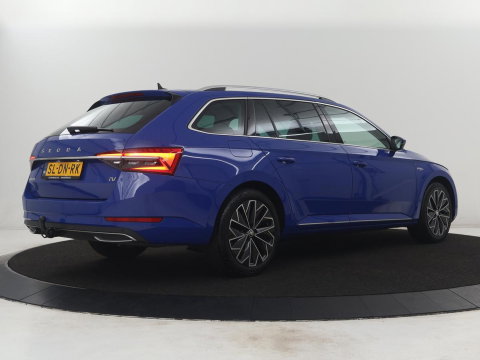 Škoda Superb Combi 1.4 TSI iV Laurin & Klement | SOH 95.8% | Trekhaak | Leder | Virtual Dashboard | Stoelverwarming | Memory | Virtual Dashboard | Park assist | Cruise control | Navigatie | Carplay |