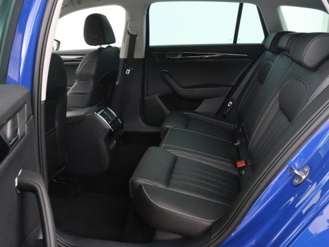 Škoda Superb Combi 1.4 TSI iV Laurin & Klement | SOH 95.8% | Trekhaak | Leder | Virtual Dashboard | Stoelverwarming | Memory | Virtual Dashboard | Park assist | Cruise control | Navigatie | Carplay |