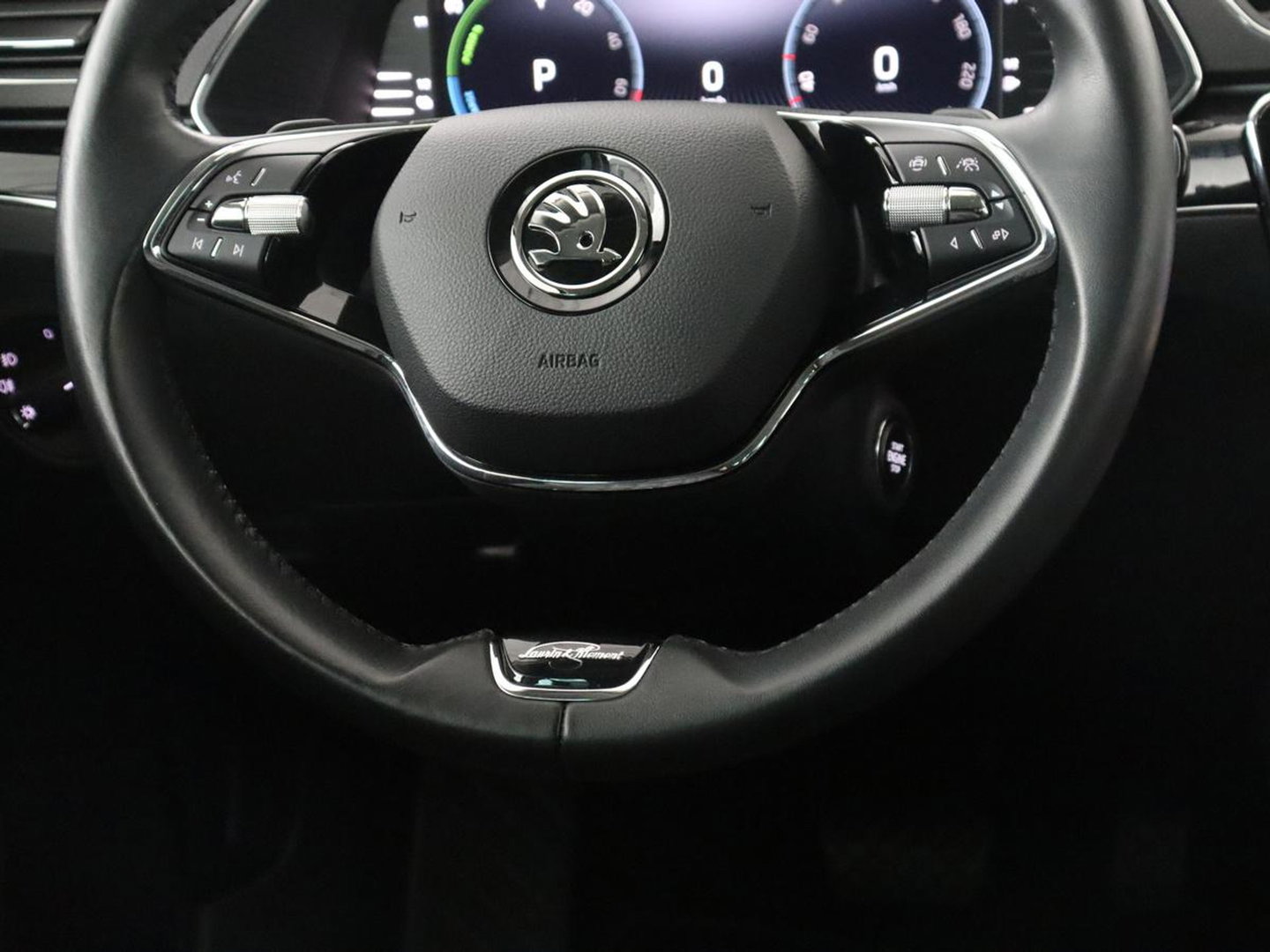 Škoda Superb Combi 1.4 TSI iV Laurin & Klement | SOH 95.8% | Trekhaak | Leder | Virtual Dashboard | Stoelverwarming | Memory | Virtual Dashboard | Park assist | Cruise control | Navigatie | Carplay |