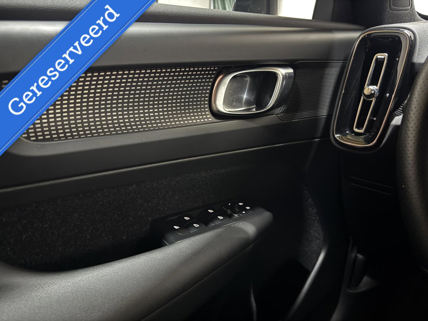 Volvo XC40 1.5 T5 Recharge R-Design Carplay Navi Cruise Camera Trekh.