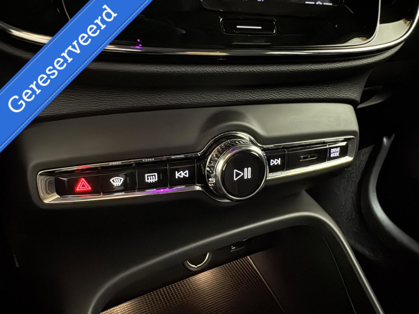 Volvo XC40 1.5 T5 Recharge R-Design Carplay Navi Cruise Camera Trekh.