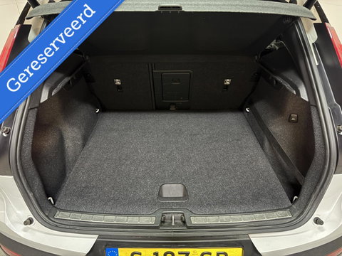 Volvo XC40 1.5 T5 Recharge R-Design Carplay Navi Cruise Camera Trekh.