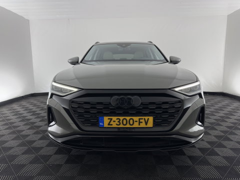 Audi Q8 e-tron 50 quattro Advanced Edition 95 kWh [3-Fase-22kW] {SoH-100%} (INCL.BTW) *LEATHER | FULL-LED | MEMORY-PACK | ADAPTIVE-CRUISE | CAMERA | PRIVACY-GLASS | DIGI-COCKPIT | PRIVACY-GLASS | SHIFT-PADDLES | DAB | AMBIENT-LIGHT | 20''ALU | TOWBAR*