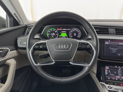 Audi Q8 e-tron 50 quattro Advanced Edition 95 kWh [3-Fase-22kW] {SoH-100%} (INCL.BTW) *LEATHER | FULL-LED | MEMORY-PACK | ADAPTIVE-CRUISE | CAMERA | PRIVACY-GLASS | DIGI-COCKPIT | PRIVACY-GLASS | SHIFT-PADDLES | DAB | AMBIENT-LIGHT | 20''ALU | TOWBAR*