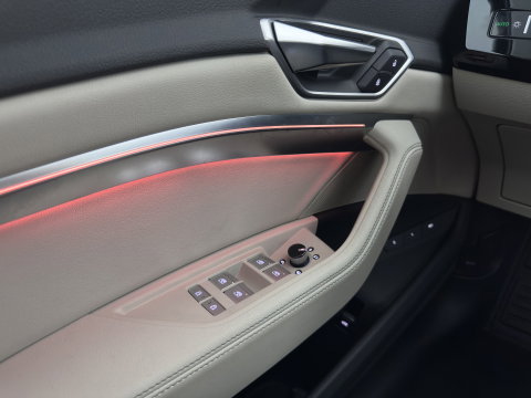 Audi Q8 e-tron 50 quattro Advanced Edition 95 kWh [3-Fase-22kW] {SoH-100%} (INCL.BTW) *LEATHER | FULL-LED | MEMORY-PACK | ADAPTIVE-CRUISE | CAMERA | PRIVACY-GLASS | DIGI-COCKPIT | PRIVACY-GLASS | SHIFT-PADDLES | DAB | AMBIENT-LIGHT | 20''ALU | TOWBAR*