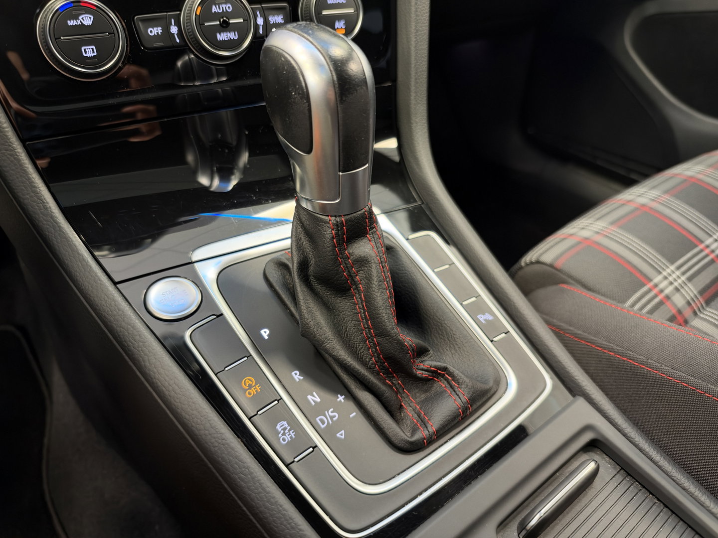 Volkswagen Golf 2.0 TSI GTI Performance Cruise/Climate PDC ACC Dynaudio