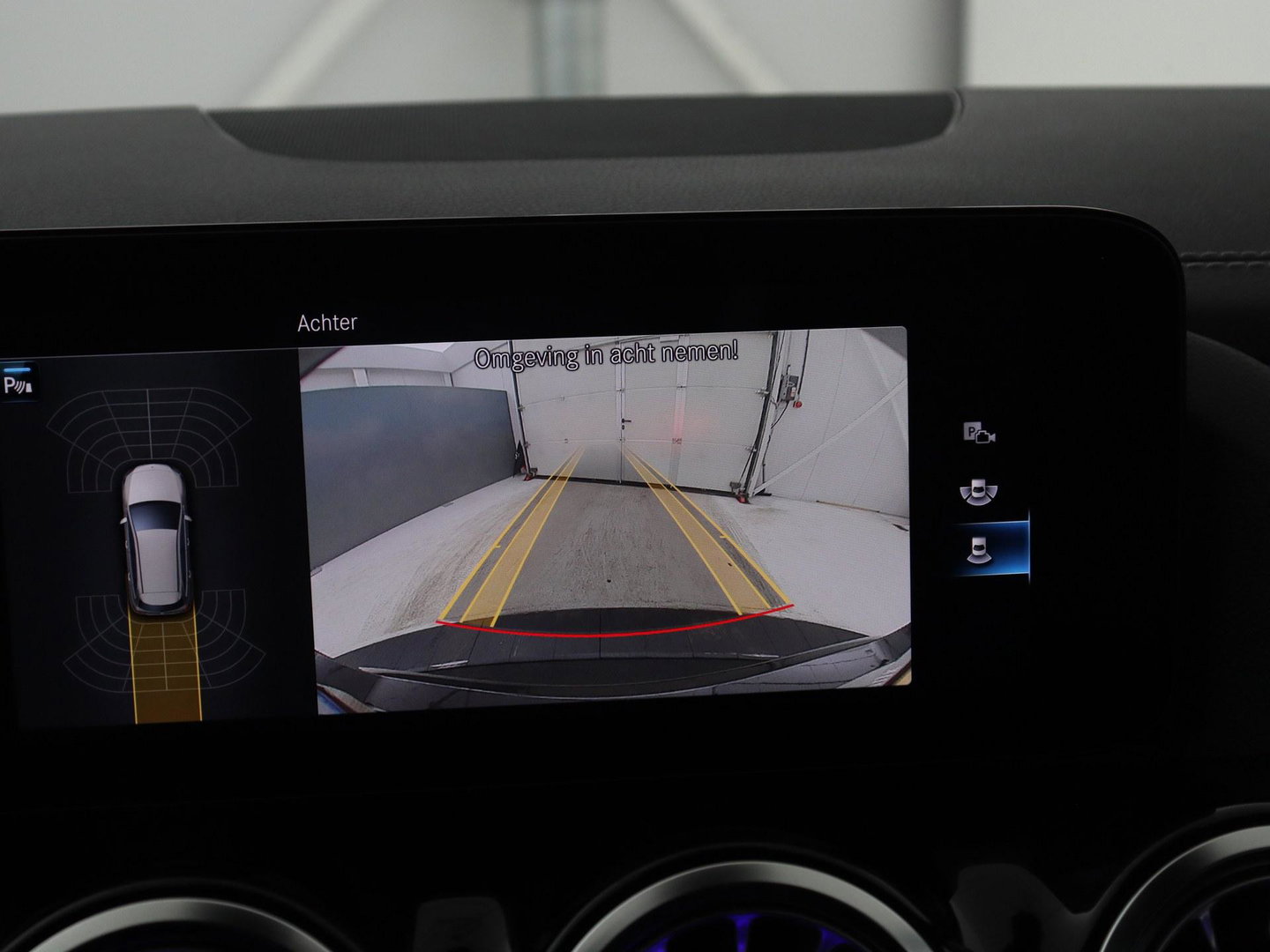 Mercedes-Benz B-klasse 200 Business | SOH 98.6% | Leder/Alcantara | Camera | AMG-Line | Park assist | Cruise control | Navigatie | Carplay | Sfeerverlichting | Climate control | Full LED |