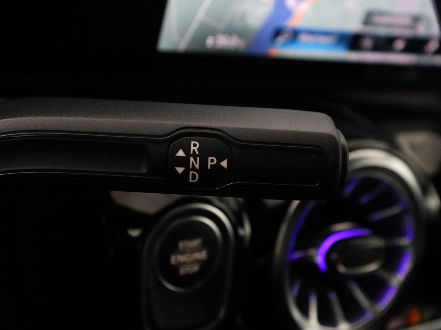 Mercedes-Benz B-klasse 200 Business | SOH 98.6% | Leder/Alcantara | Camera | AMG-Line | Park assist | Cruise control | Navigatie | Carplay | Sfeerverlichting | Climate control | Full LED |
