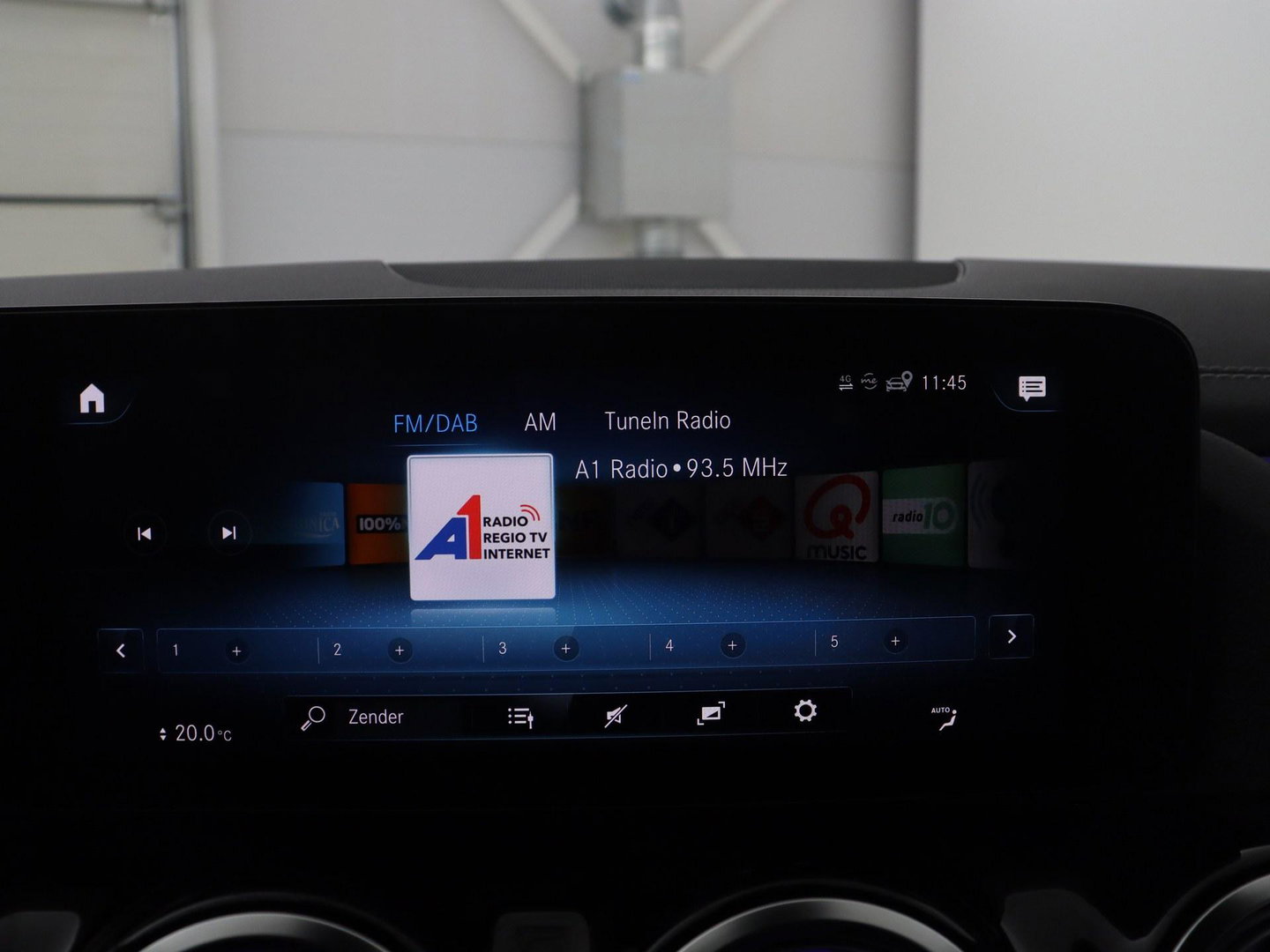 Mercedes-Benz B-klasse 200 Business | SOH 98.6% | Leder/Alcantara | Camera | AMG-Line | Park assist | Cruise control | Navigatie | Carplay | Sfeerverlichting | Climate control | Full LED |