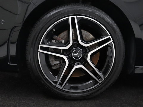 Mercedes-Benz B-klasse 200 Business | SOH 98.6% | Leder/Alcantara | Camera | AMG-Line | Park assist | Cruise control | Navigatie | Carplay | Sfeerverlichting | Climate control | Full LED |