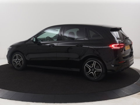Mercedes-Benz B-klasse 200 Business | SOH 98.6% | Leder/Alcantara | Camera | AMG-Line | Park assist | Cruise control | Navigatie | Carplay | Sfeerverlichting | Climate control | Full LED |