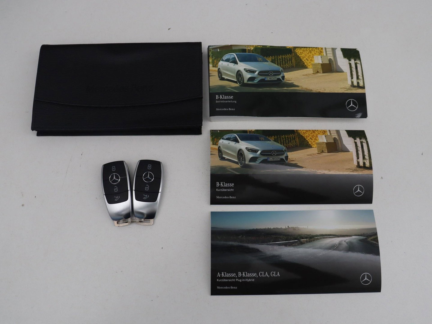 Mercedes-Benz B-klasse 200 Business | SOH 98.6% | Leder/Alcantara | Camera | AMG-Line | Park assist | Cruise control | Navigatie | Carplay | Sfeerverlichting | Climate control | Full LED |