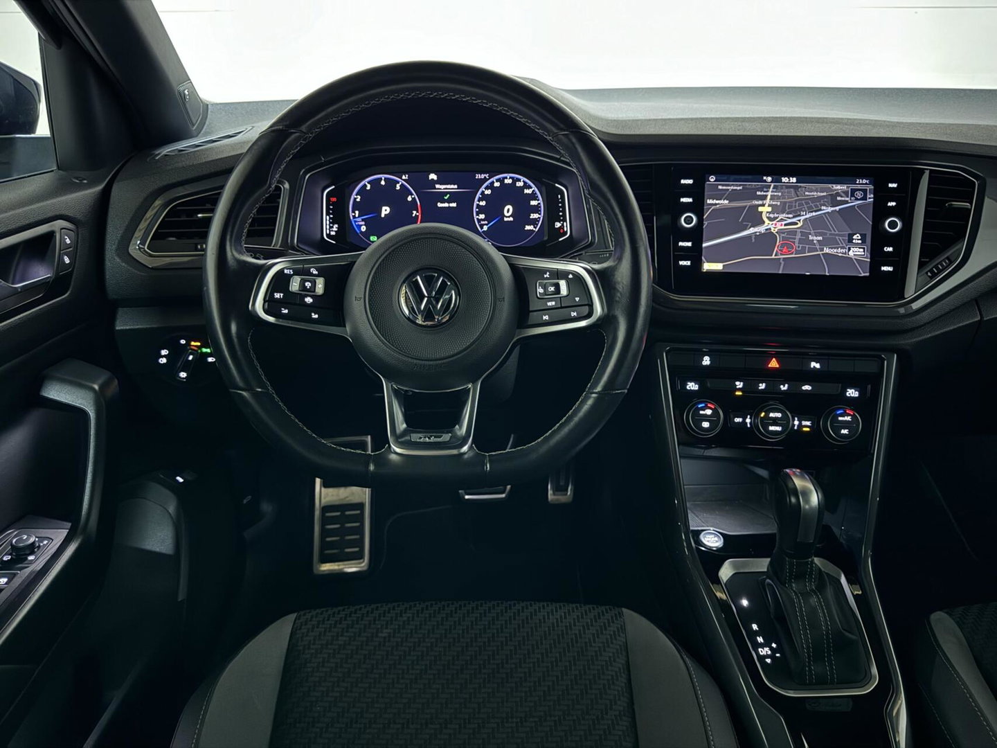 Volkswagen T-Roc 1.5 TSI R-Line Pano Virtual Beats Camera NAP