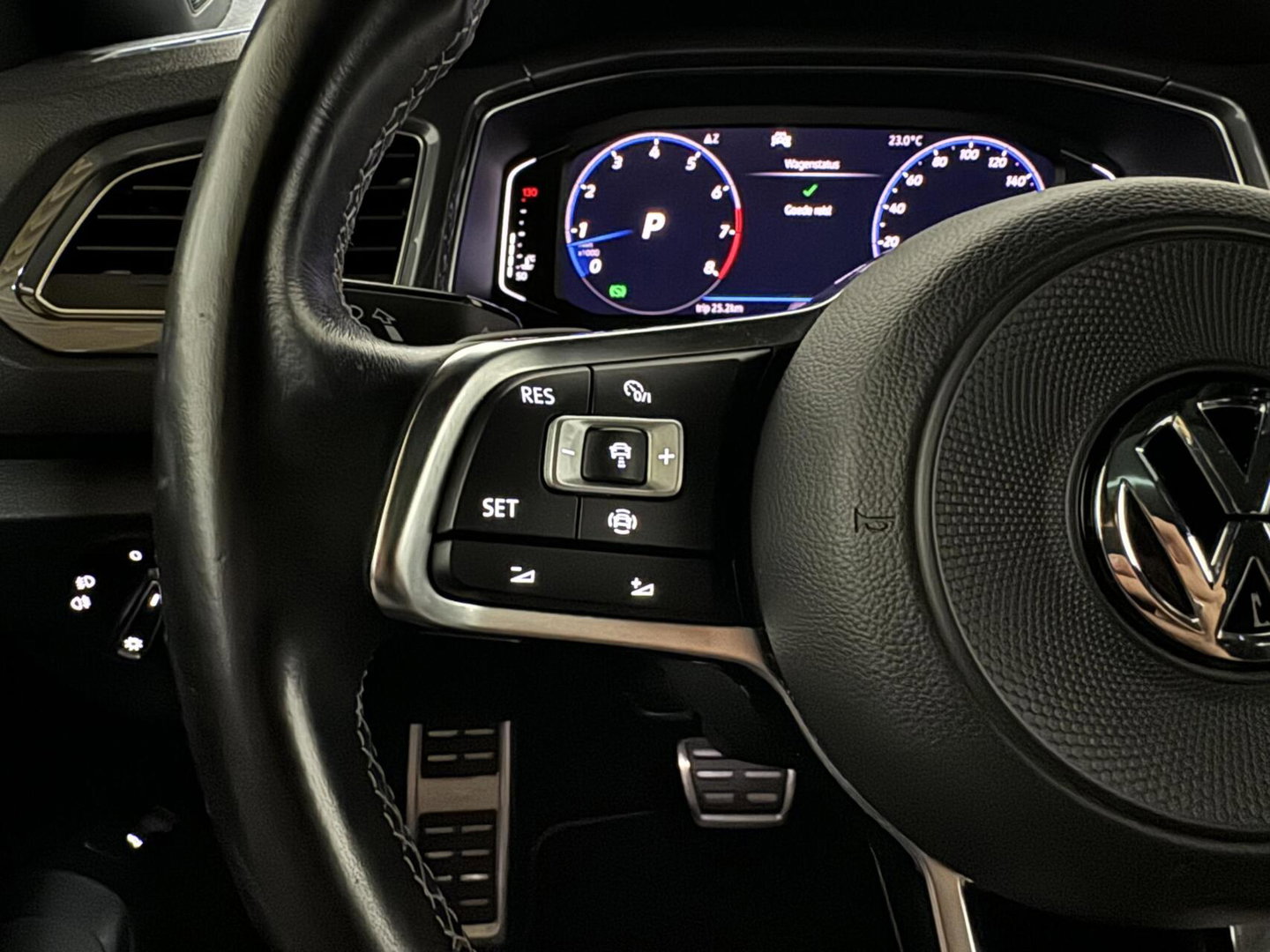 Volkswagen T-Roc 1.5 TSI R-Line Pano Virtual Beats Camera NAP