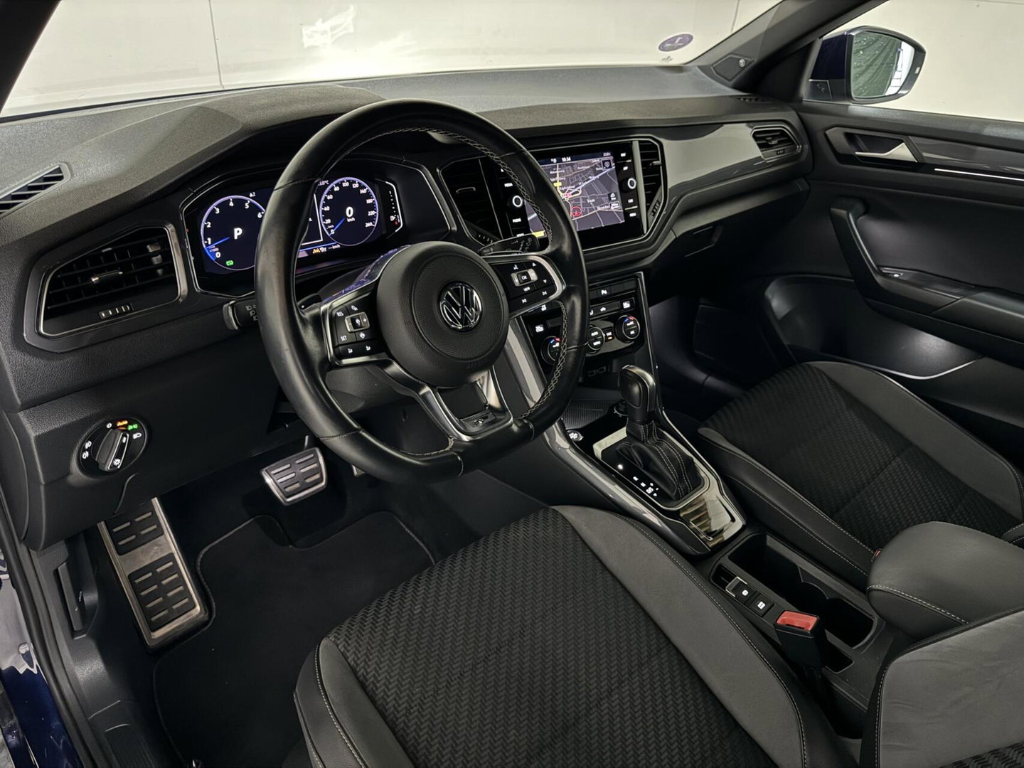 Volkswagen T-Roc 1.5 TSI R-Line Pano Virtual Beats Camera NAP