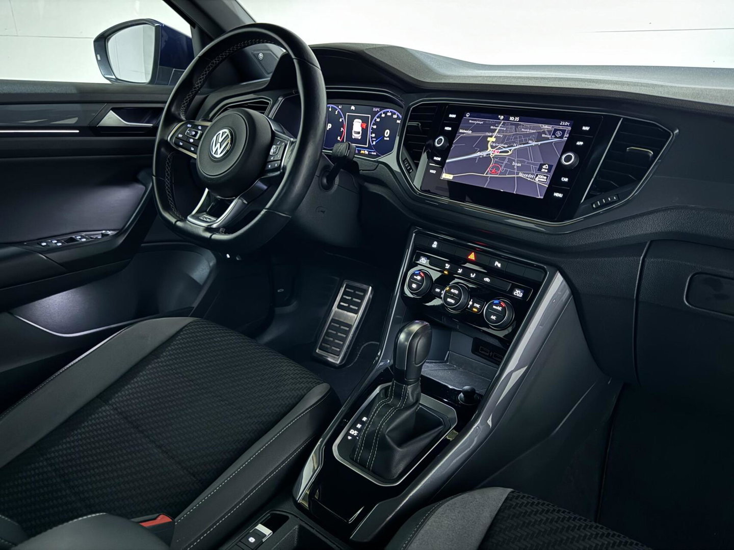 Volkswagen T-Roc 1.5 TSI R-Line Pano Virtual Beats Camera NAP