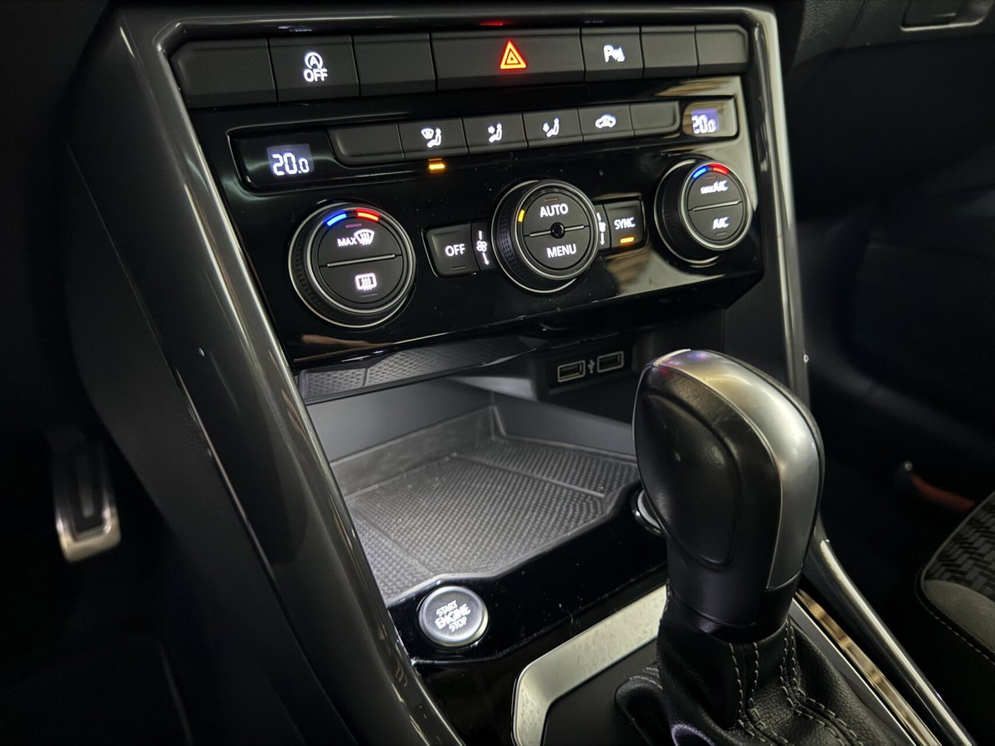 Volkswagen T-Roc 1.5 TSI R-Line Pano Virtual Beats Camera NAP