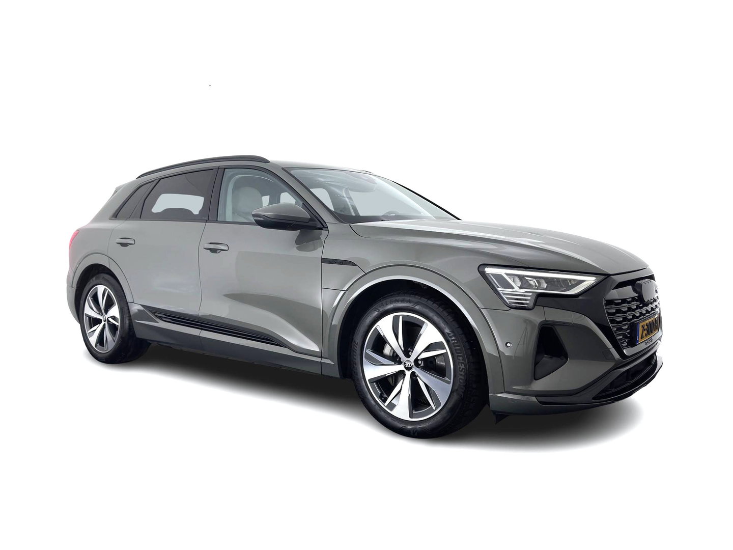 Audi Q8 e-tron 50 quattro Advanced Edition 95 kWh [3-Fase-22kW] {SoH-100%} (INCL.BTW) *LEATHER | FULL-LED | MEMORY-PACK | ADAPTIVE-CRUISE | CAMERA | PRIVACY-GLASS | DIGI-COCKPIT | PRIVACY-GLASS | SHIFT-PADDLES | DAB | AMBIENT-LIGHT | 20''ALU | TOWBAR*