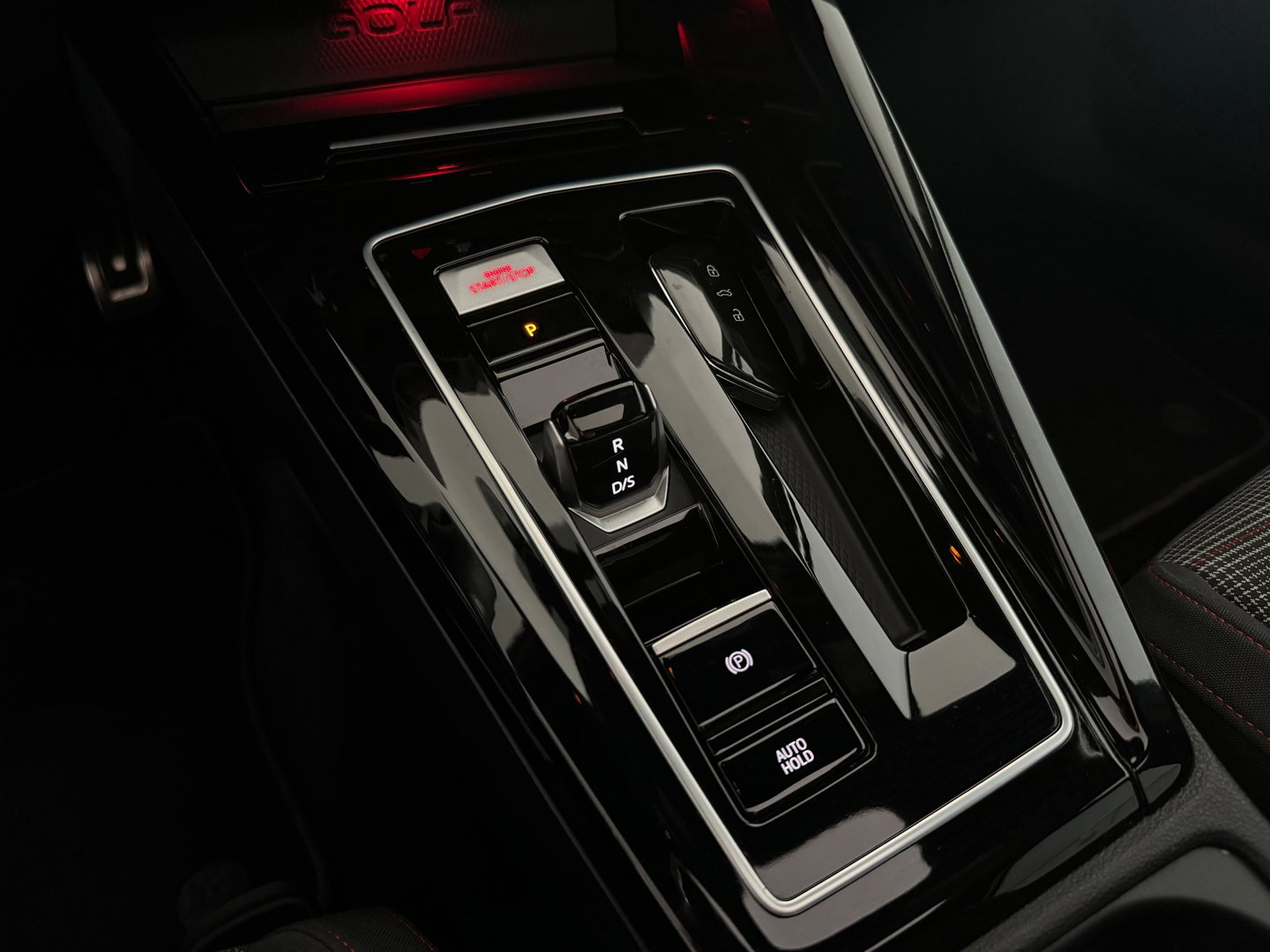 Volkswagen Golf 2.0 TSI GTI BTW|Pano|H/K|HuD|Camera|Trekhaak|Keyless
