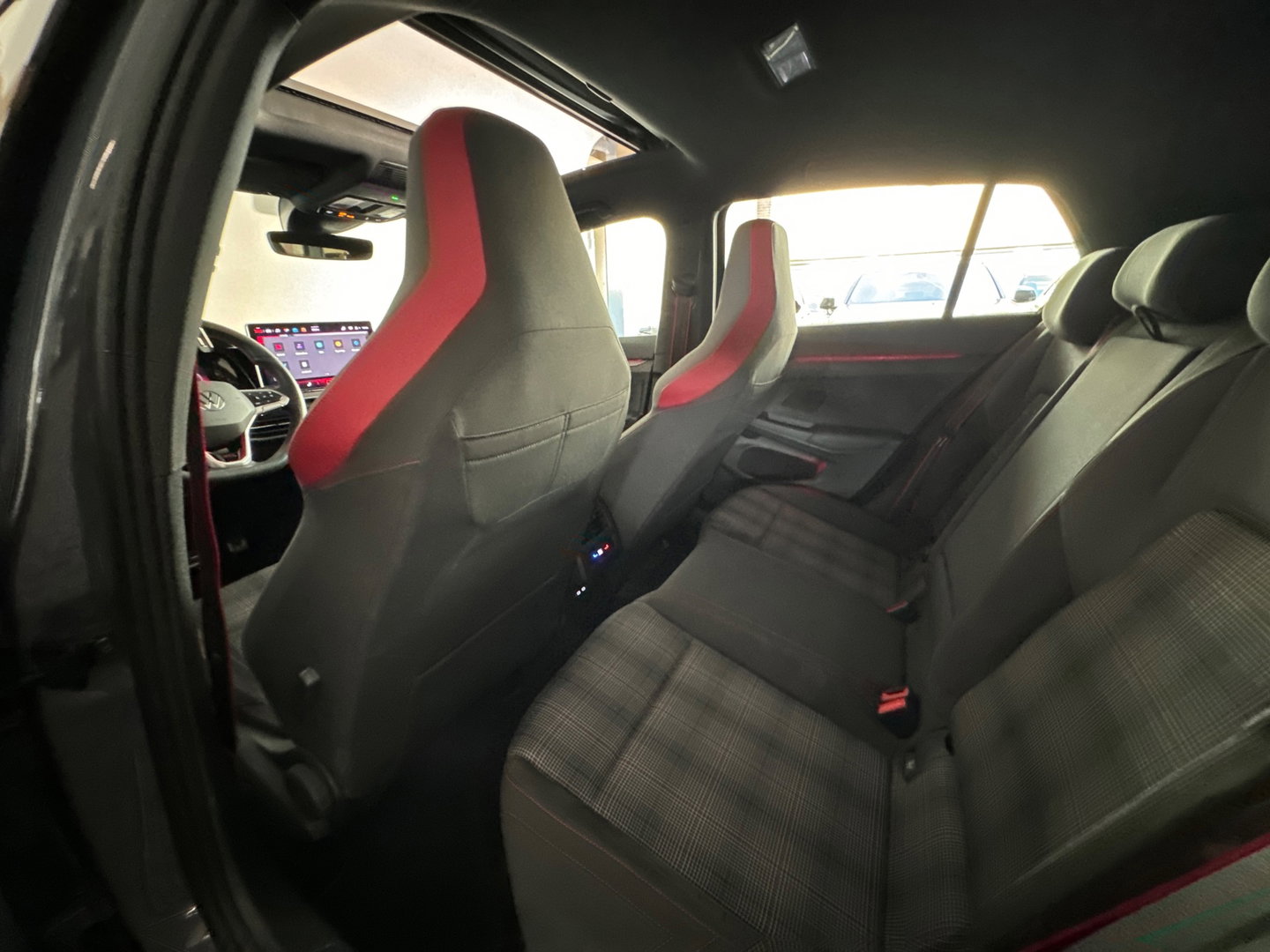 Volkswagen Golf 2.0 TSI GTI BTW|Pano|H/K|HuD|Camera|Trekhaak|Keyless