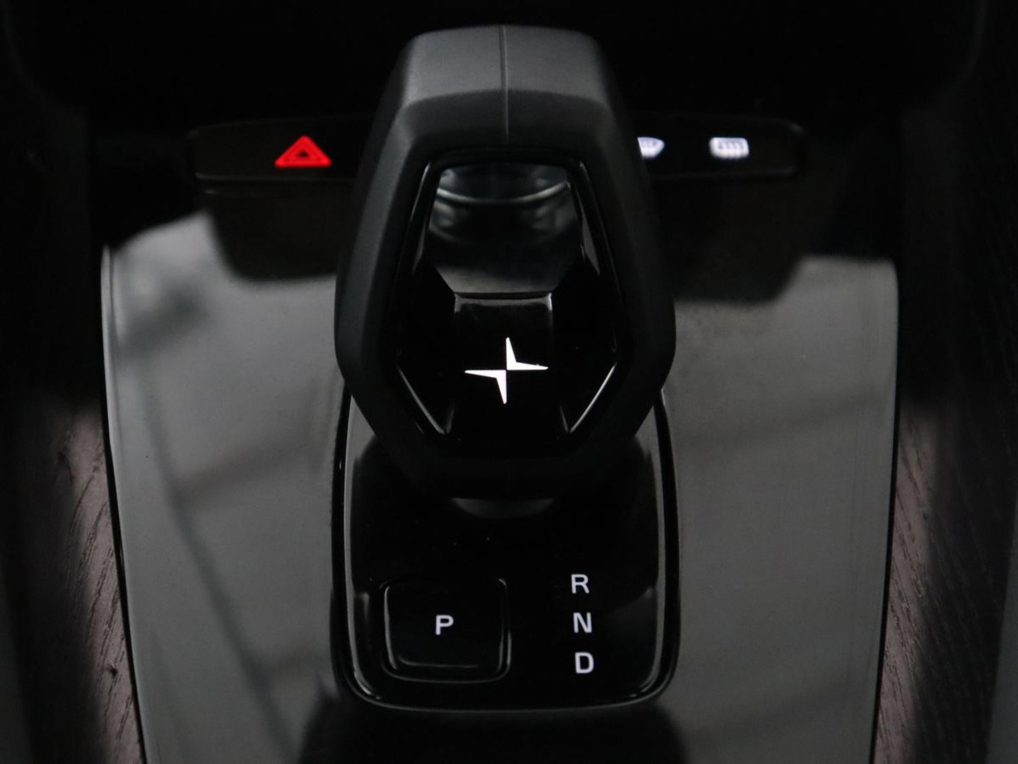 Polestar 2 Long Range Single Motor 78 kWh | SOH 93.8% | Trekhaak | Panoramadak | Harman/Kardon | Memory | Stuur/stoelverwarming | Camera | Carplay | Plus Pack |