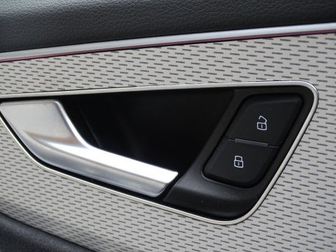Audi Q8 55 TFSI e 394PK Quattro / S-Edition / ProLine Advanced 2024