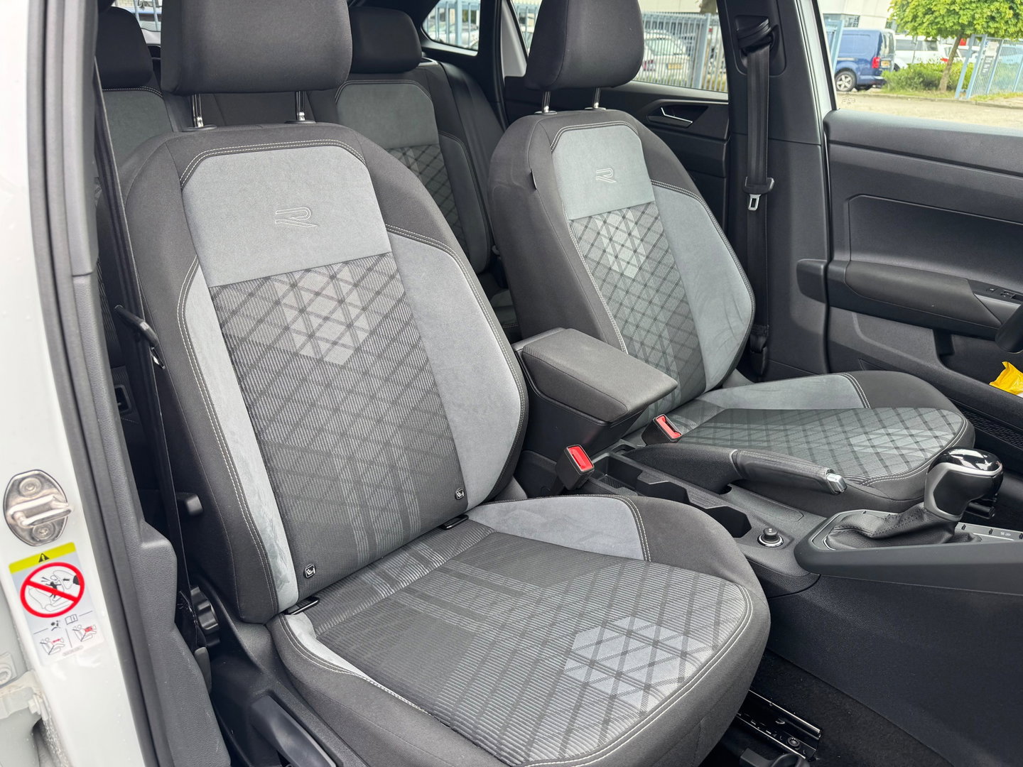 Volkswagen Taigo 1.5 TSI 2X R-Line DSG Panorama Camera Virtual Navi