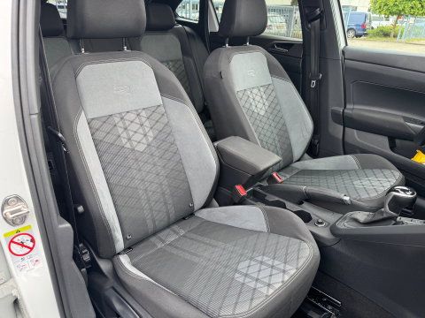 Volkswagen Taigo 1.5 TSI 2X R-Line DSG Panorama Camera Virtual Navi