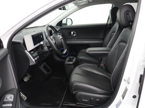 Hyundai IONIQ 5 Connect+ AWD 73kWh | SOH 96.8% | Trekhaak | Leder | Head-up | Stuur/stoel verwarming | Adaptive cruise | Camera | Park assist | Carplay | Bose sound |