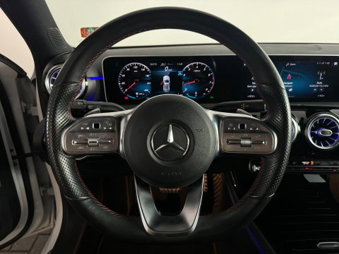 Mercedes-Benz A-Klasse 200 AMG Keyless|Dodehoek|Blindspot|ACC|360 Camera