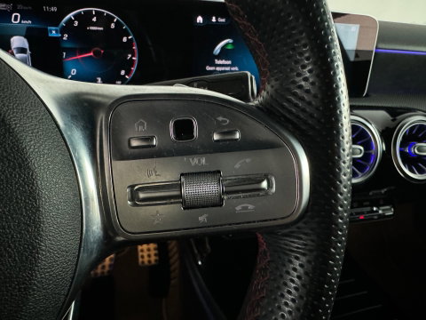 Mercedes-Benz A-Klasse 200 AMG Keyless|Dodehoek|Blindspot|ACC|360 Camera