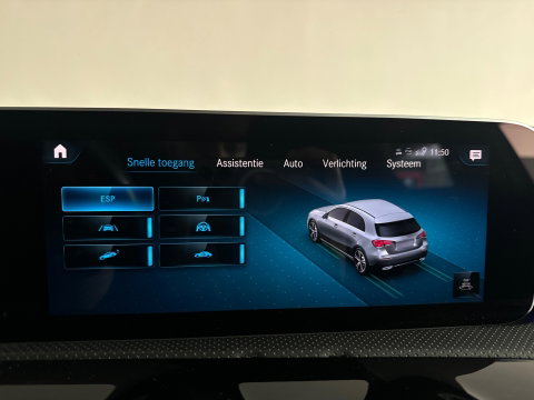 Mercedes-Benz A-Klasse 200 AMG Keyless|Dodehoek|Blindspot|ACC|360 Camera