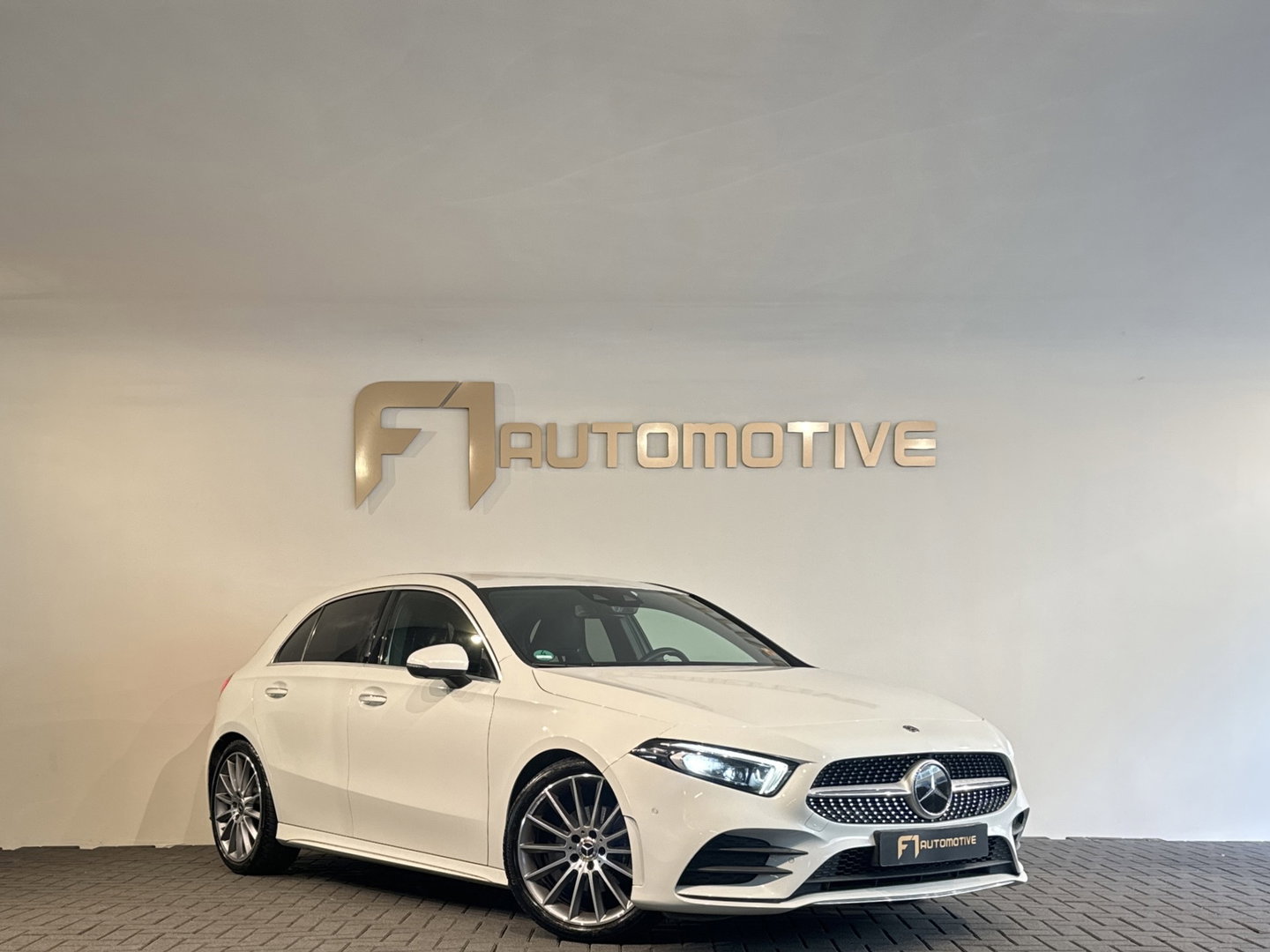 Mercedes-Benz A-Klasse 200 AMG Keyless|Dodehoek|Blindspot|ACC|360 Camera