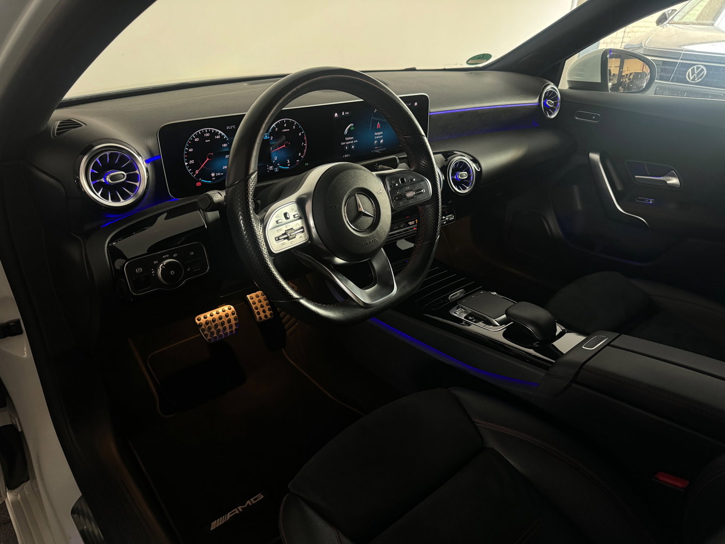 Mercedes-Benz A-Klasse 200 AMG Keyless|Dodehoek|Blindspot|ACC|360 Camera