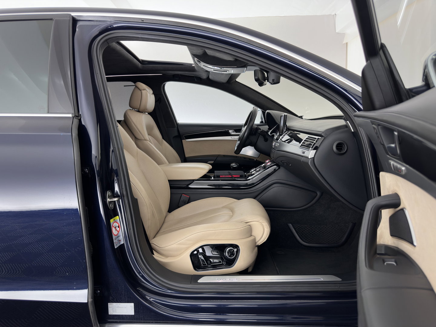 Audi A8 6.3 W12 quattro Lang Pro Line+ * Full Options *