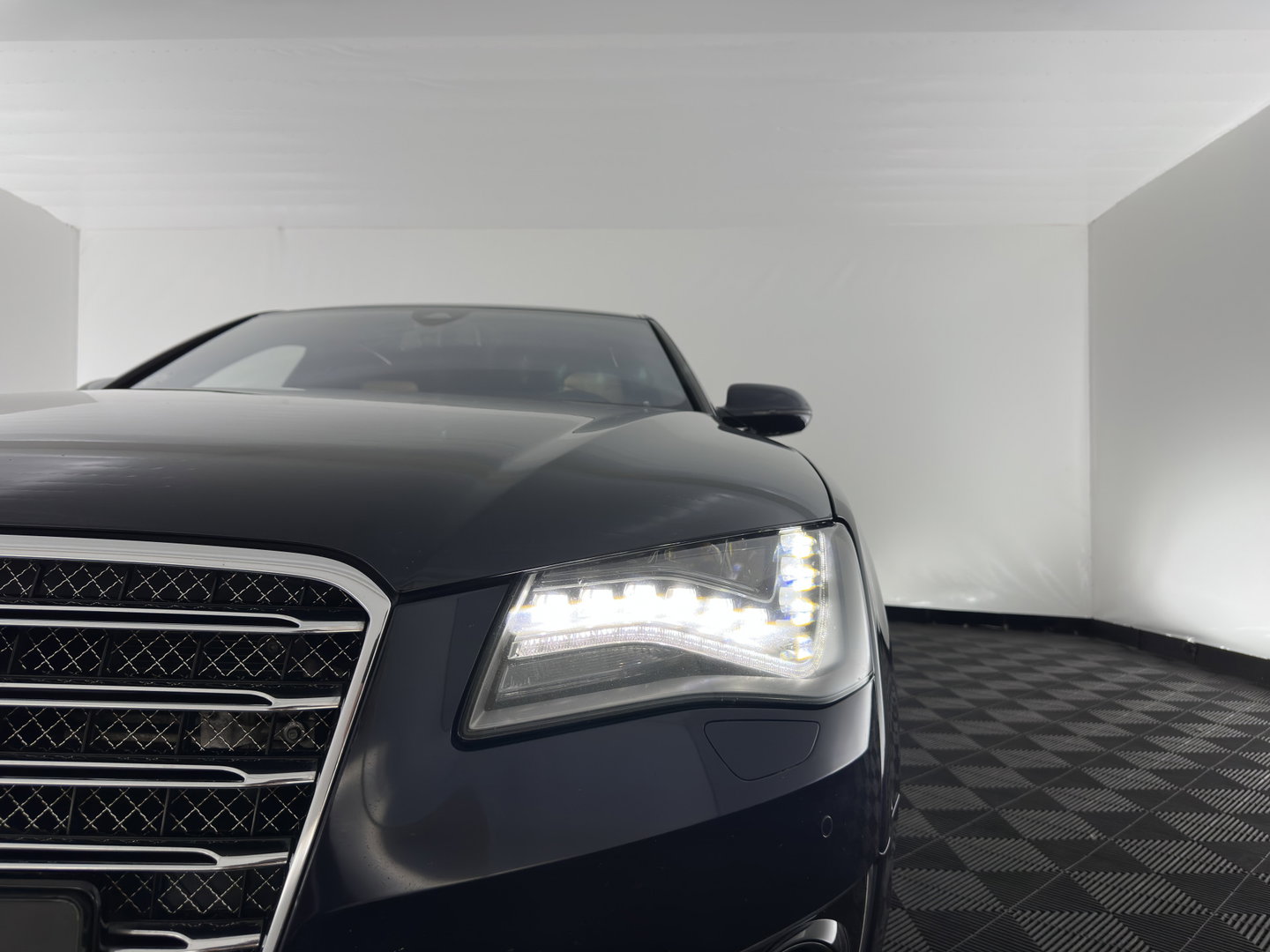 Audi A8 6.3 W12 quattro Lang Pro Line+ * Full Options *