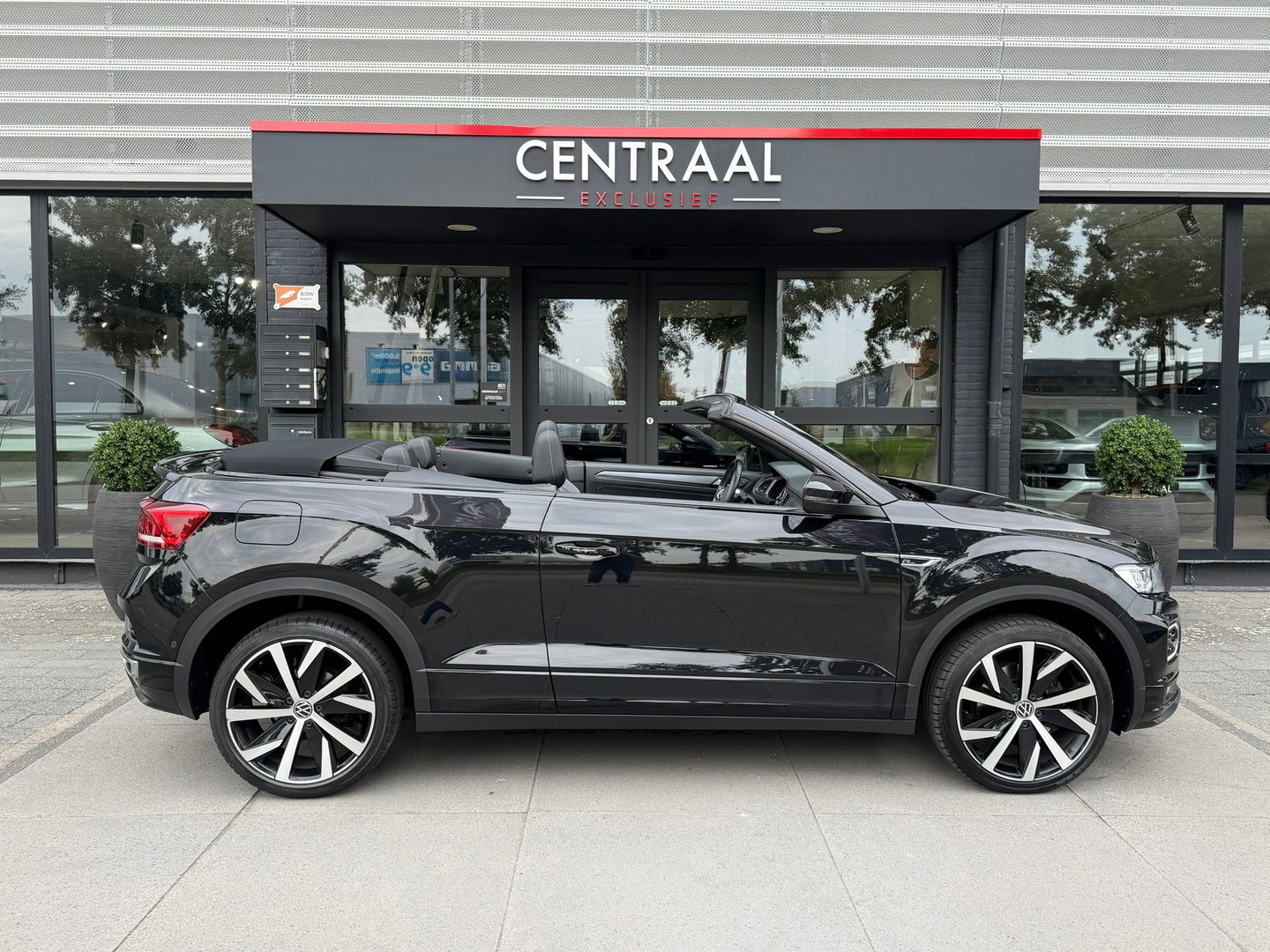 Volkswagen T-Roc Cabrio 1.5 TSI R-Line ACC|Carplay|Camera|Virtual-cockpit|150PK|DSG