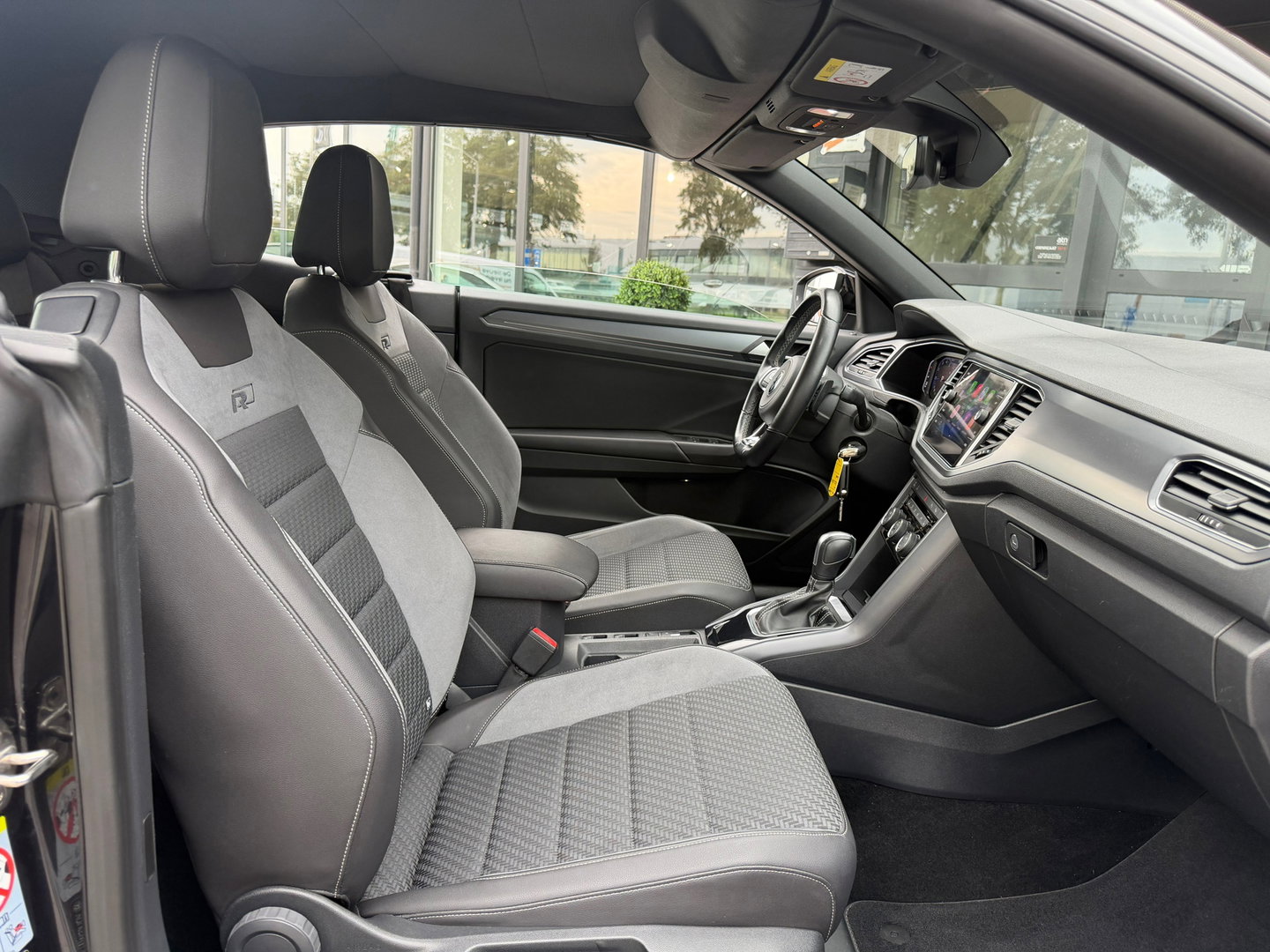 Volkswagen T-Roc Cabrio 1.5 TSI R-Line ACC|Carplay|Camera|Virtual-cockpit|150PK|DSG