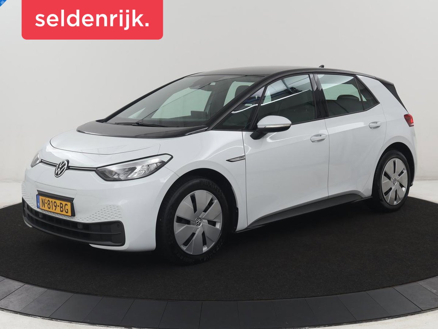 Volkswagen ID.3 Life 58 kWh | SOH 93.6% | Adaptive cruise | Stuur/stoel verwarming | Sfeerverlichting | Park assist | Carplay |