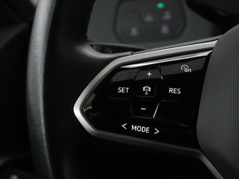 Volkswagen ID.3 Life 58 kWh | SOH 93.6% | Adaptive cruise | Stuur/stoel verwarming | Sfeerverlichting | Park assist | Carplay |