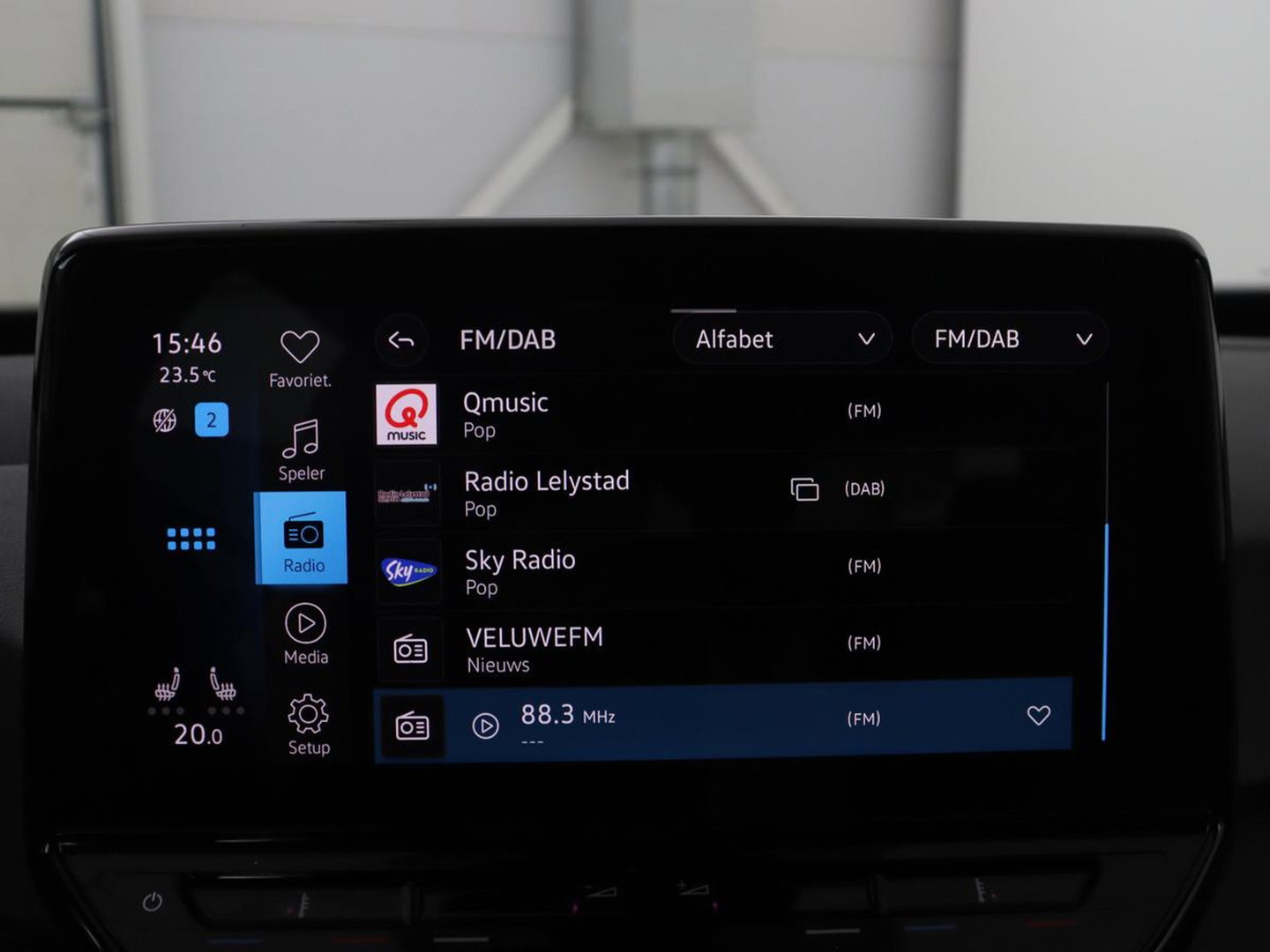 Volkswagen ID.3 Life 58 kWh | SOH 93.6% | Adaptive cruise | Stuur/stoel verwarming | Sfeerverlichting | Park assist | Carplay |