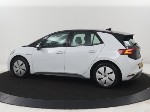 Volkswagen ID.3 Life 58 kWh | SOH 93.6% | Adaptive cruise | Stuur/stoel verwarming | Sfeerverlichting | Park assist | Carplay |