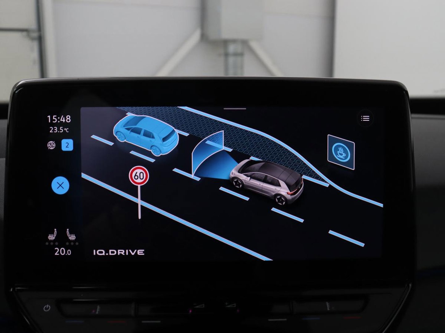 Volkswagen ID.3 Life 58 kWh | SOH 93.6% | Adaptive cruise | Stuur/stoel verwarming | Sfeerverlichting | Park assist | Carplay |