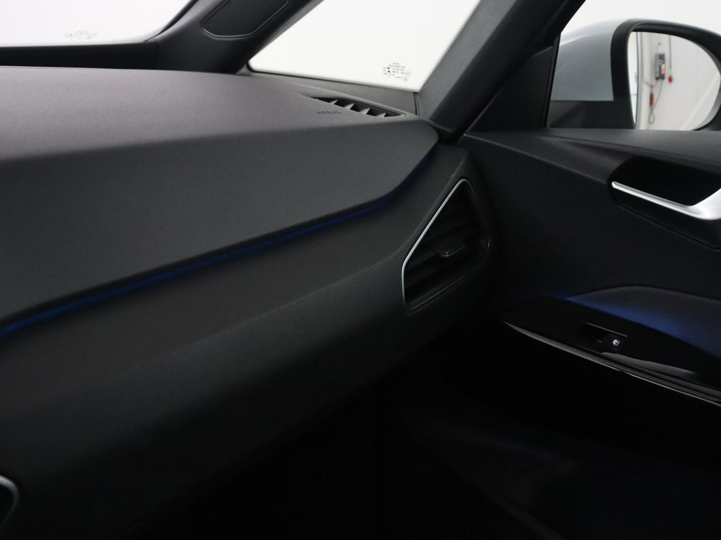 Volkswagen ID.3 Life 58 kWh | SOH 93.6% | Adaptive cruise | Stuur/stoel verwarming | Sfeerverlichting | Park assist | Carplay |