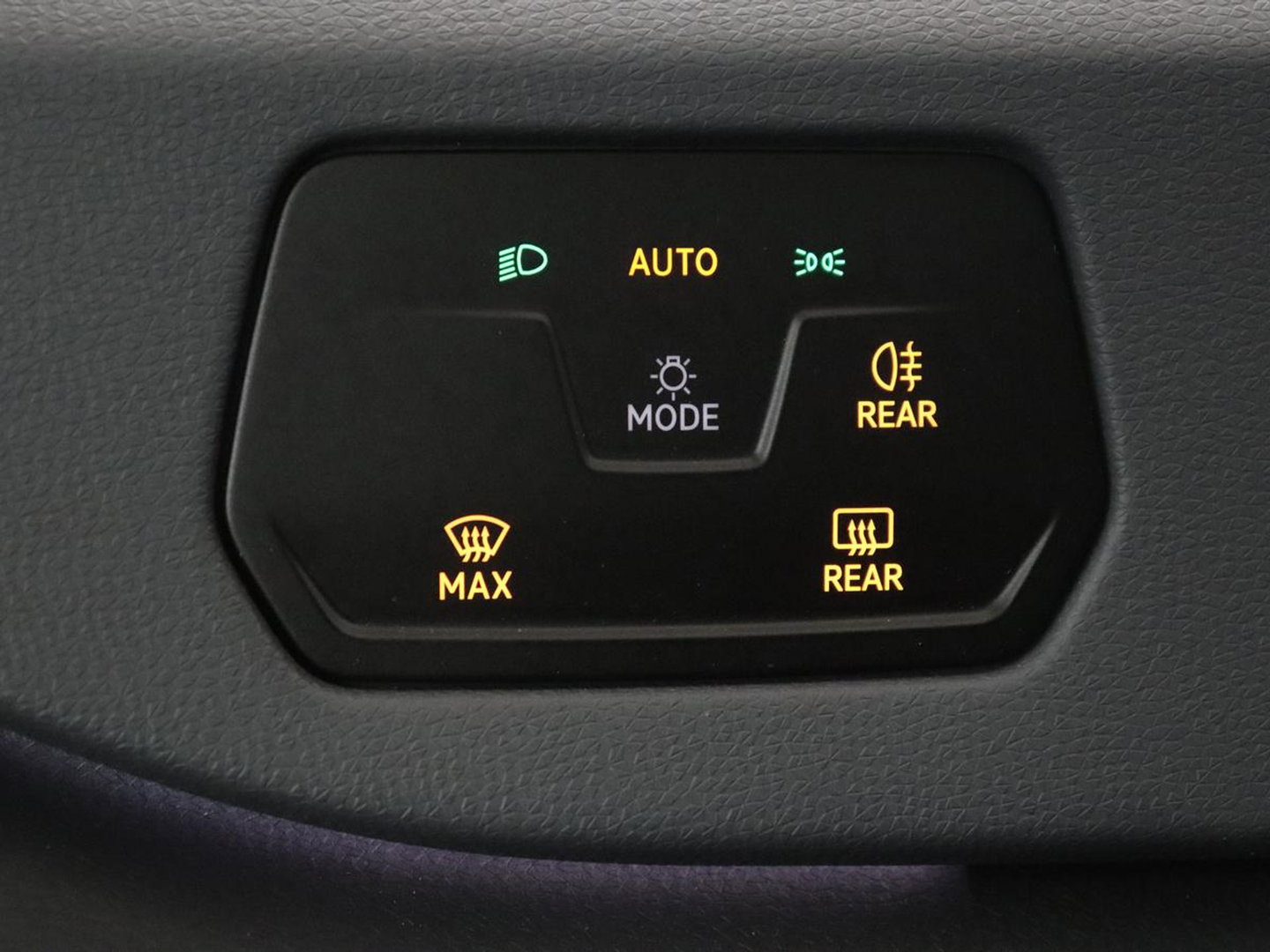 Volkswagen ID.3 Life 58 kWh | SOH 93.6% | Adaptive cruise | Stuur/stoel verwarming | Sfeerverlichting | Park assist | Carplay |